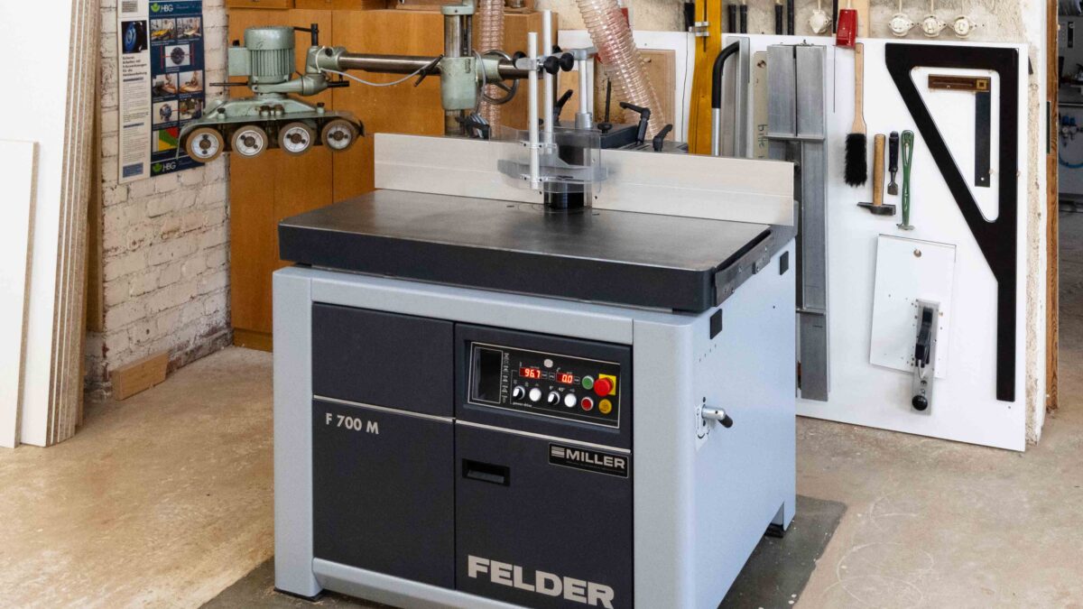 Neue Maschine in der Schreinerei Freymark: Tischfräse Felder F700M