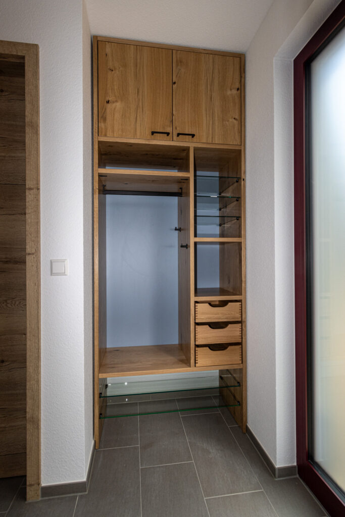 Schreinerei-Freymark-Freiburg-Garderobe_05-26_9540
